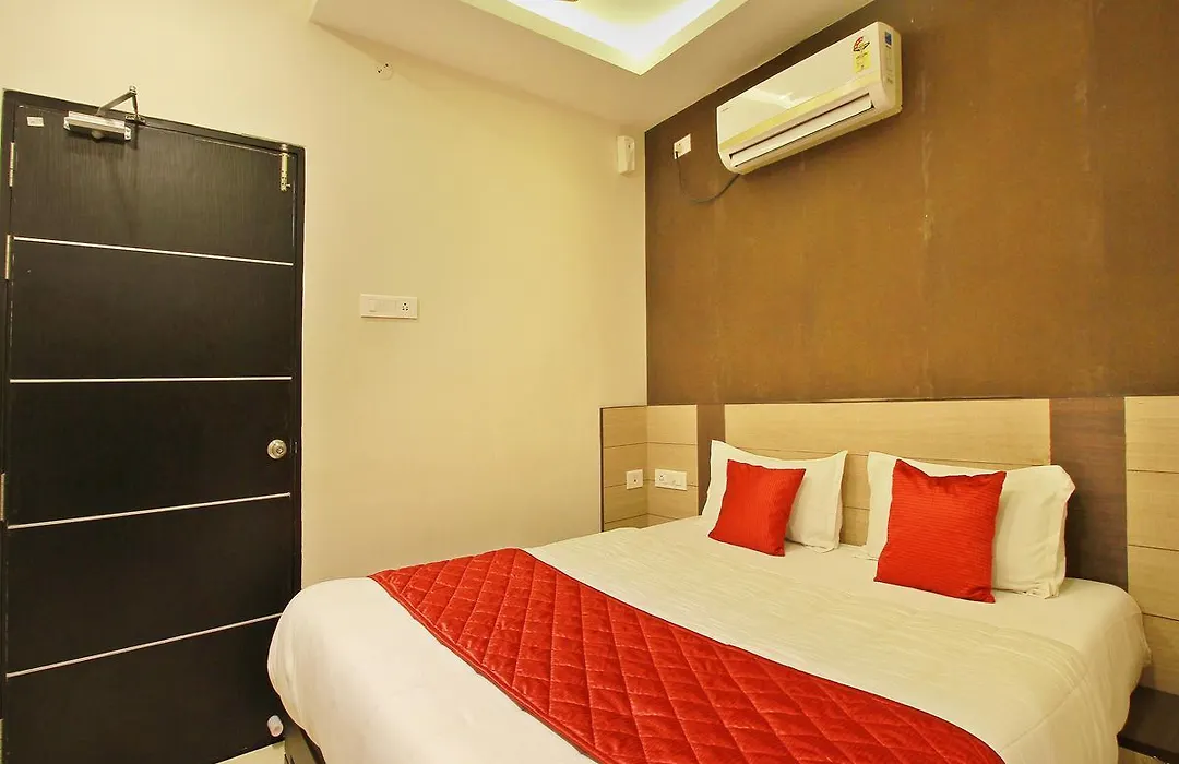 Oyo 11531 Sathya Lodge-1
